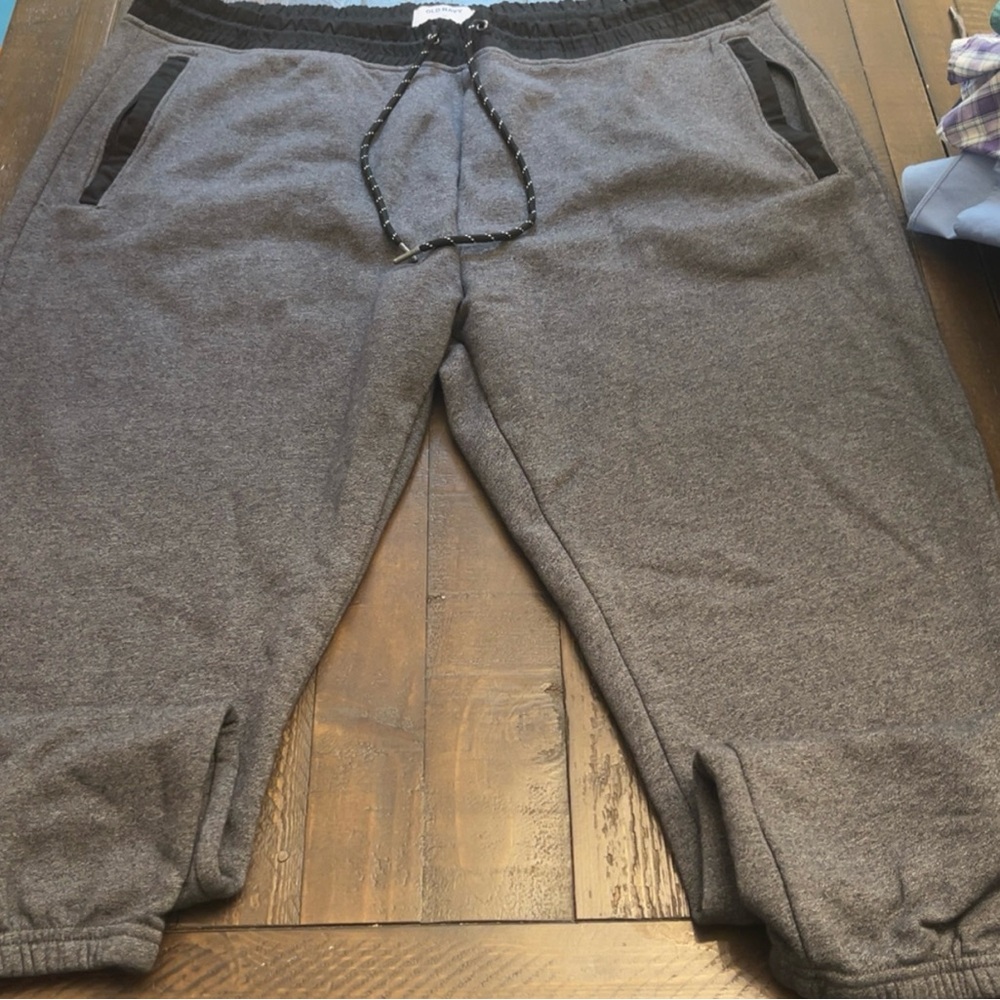 Old Navy Gray Sweatpants with Elastic Waistband